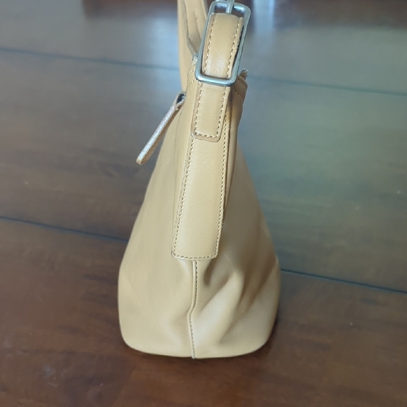 Coach Tan Leather Hobo Bag with Gold Hardware - Picture 4 of 9